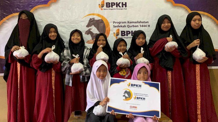 2 Sapi Amanah BPKH untuk Santri dan Masyarakat di Kaki Gunung Bawakaraeng