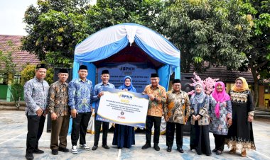 BPKH dan Laznas PPPA Daarul Qur'an Renovasi Perpustakaan SMP Muhammadiyah Bojong Nangka