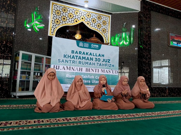 5 Santri Rumah Tahfizh Hj. Amnah Hafal Al-Qur'an 30 Juz