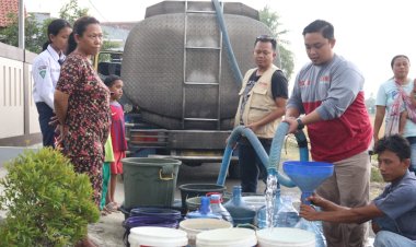 Bantuan Air Bersih untuk warga Cirebon terdampak Kekeringan