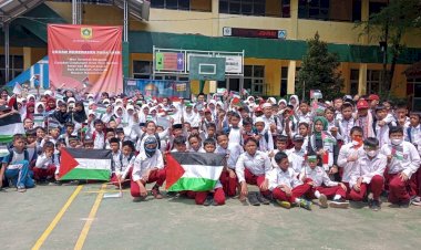 Roadshow Mobile Qur'an, Berbagi Kisah Inspiratif dan Motivias di SDN Tonjong 2