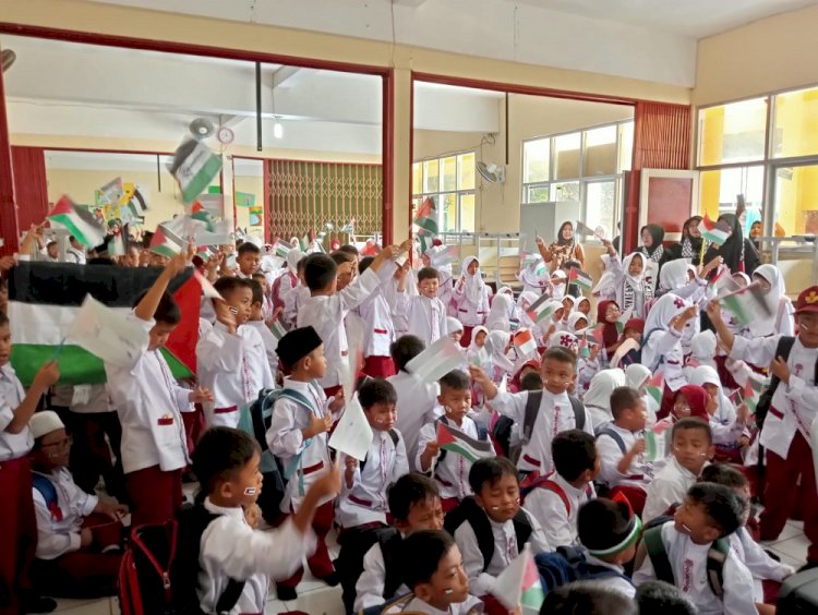 Roadshow Mobile Qur'an, Berbagi Kisah Inspiratif dan Motivias di SDN Tonjong 2