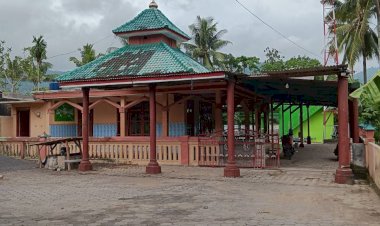 Senyuman Teduh Anak- Anak TPQ di Ujung Pelosok Kampung Qur'an Sipelot Malang