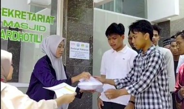 PPPA Daarul Qur’an Lampung Salurkan 430 Paket Makanan ke Lokasi Terdampak Banjir Rajabasa