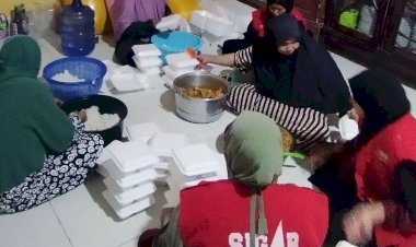 Ratusan Paket Makanan dibagikan untuk Warga Terdampak Bencana di Luwu