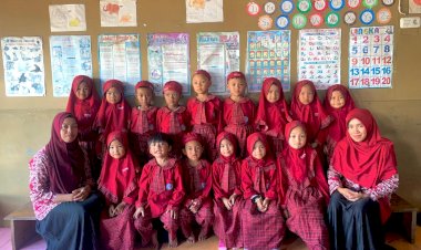 Enam Santri PAUD Al Hasan Lembanna di Wisuda