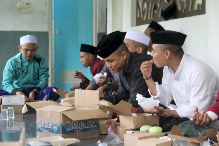 Keseruan Buka Puasa Bersama Santri Daarul Quran Takhassus Cinagara