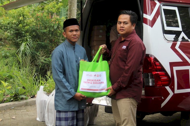 Bahagiakan Yatim Dhuafa, PPPA Daarul Quran Bogor Berikan Kado untuk Santri Takhassus Cinagara