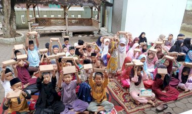 Aksi Jumat Berbagi di Rumah Tahfidz Center Ar Rayan