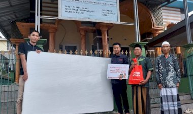 Papan Tulis yang Dinanti Para Guru di Pelosok Malang