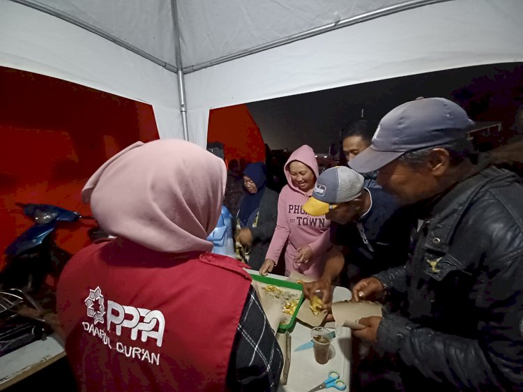 PPPA Daarul Qur'an Hadirkan Dapur Hangat untuk Pengungsi Gempa Kabupaten Bandung