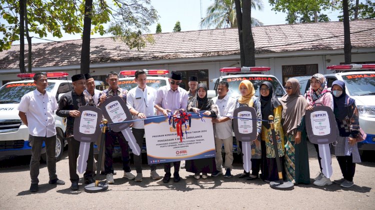 Simbolis Penyaluran Empat Ambulance di Kabupaten Lebak Amanah BPKH RI   