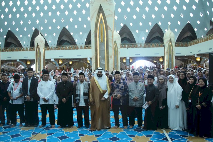 Roadshow Imam dan Wisuda Akbar di Bandung Bersama Syeikh Ausy
