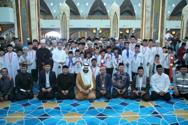 Roadshow Imam dan Wisuda Akbar di Bandung Bersama Syeikh Ausy