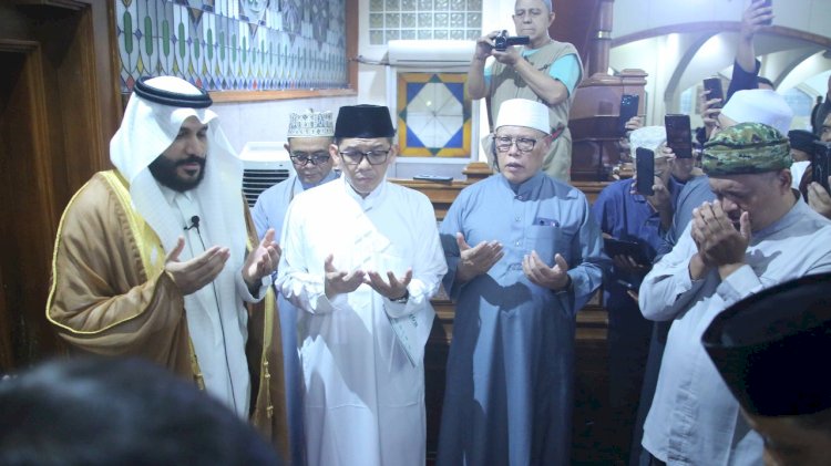 Roadshow Imam dan Wisuda Akbar di Bandung Bersama Syeikh Ausy
