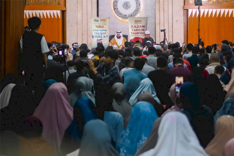 Roadshow Imam dan Wisuda Akbar di Bandung Bersama Syeikh Ausy