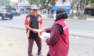Berbagi Takjil di Bulan yang Penuh Berkah