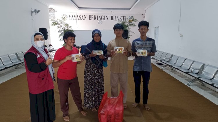 Berbagi Takjil di Bulan yang Penuh Berkah