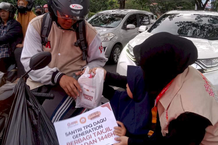 PPPA Daarul Qur'an Jawa Tengah ajak Santri TPQ Berbagi Takjil
