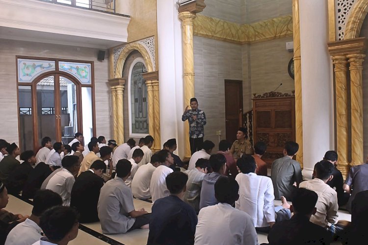 Training Motivasi untuk Siswa-Siswi SMA Negeri 3 Semarang