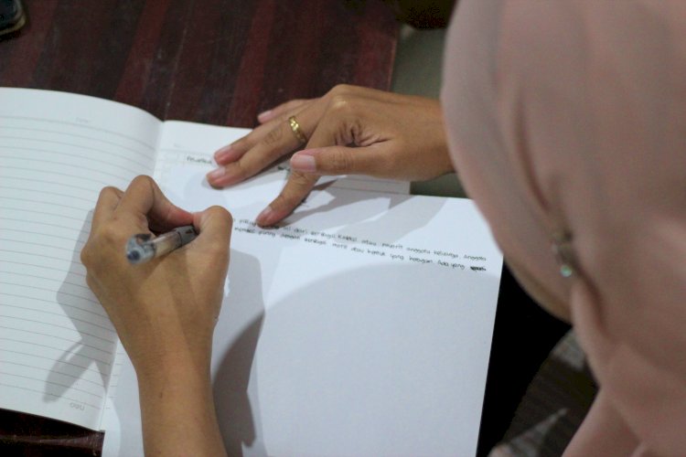 Menyuarakan Kata Paling Sunyi Muslim Tuli