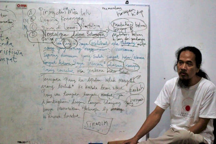 Menyuarakan Kata Paling Sunyi Muslim Tuli