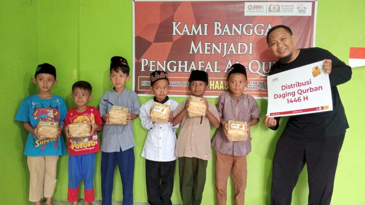 Mengayuh Sepeda untuk Sebungkus Daging Qurban