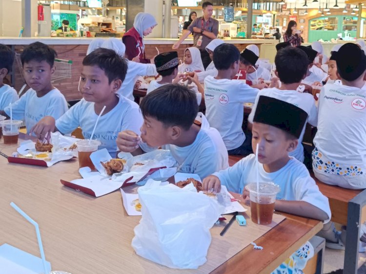 Spesial HUT  Yogya Junction : Berbagi Bingkisan untuk Santri Yatim/Piatu