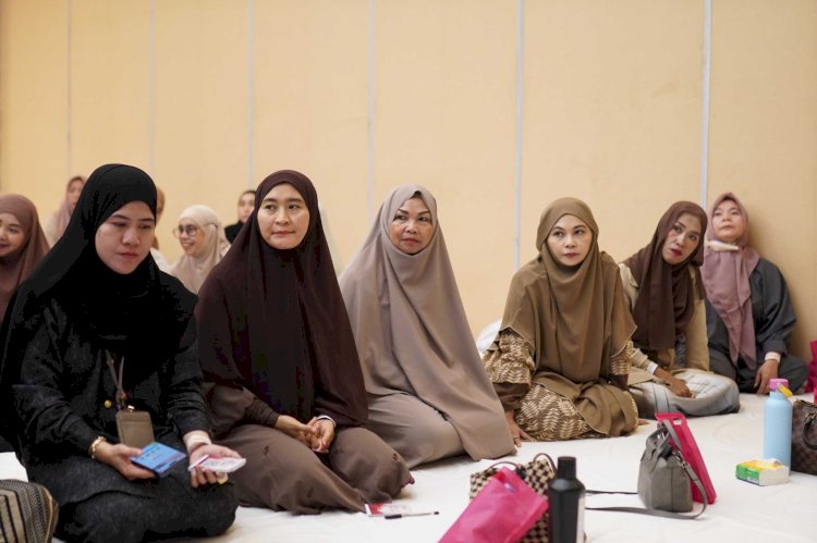 Komunitas Bareng Sisterfillah dan Hers Community Hadiri Kajian Umma Ilmia Amalia di Makassar