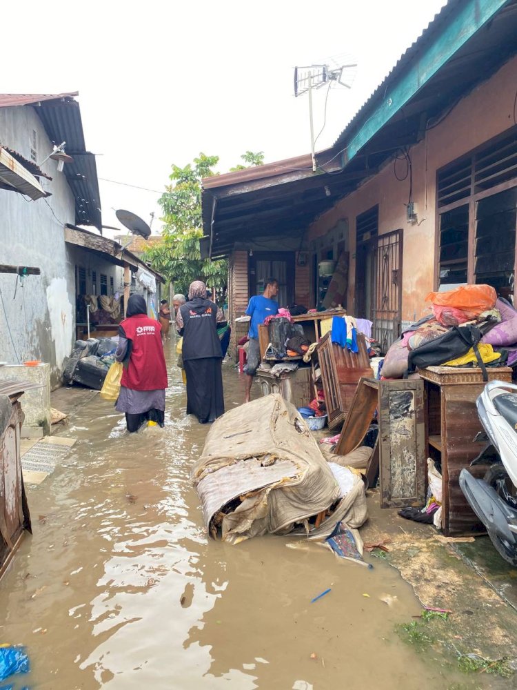 PPPA Daarul Qur’an Medan Salurkan Bantuan Tahap 1 untuk Korban Banjir di Kota Medan