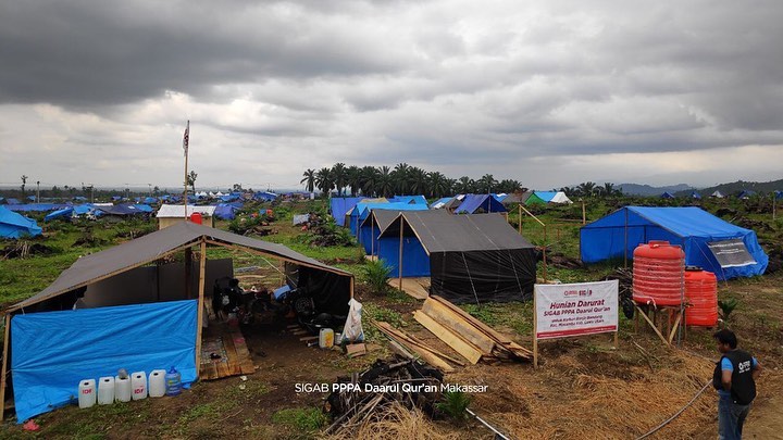 PPPA Daarul Qur'an Makassar Bangun Tenda Tahfidz di Pengungsian Meli