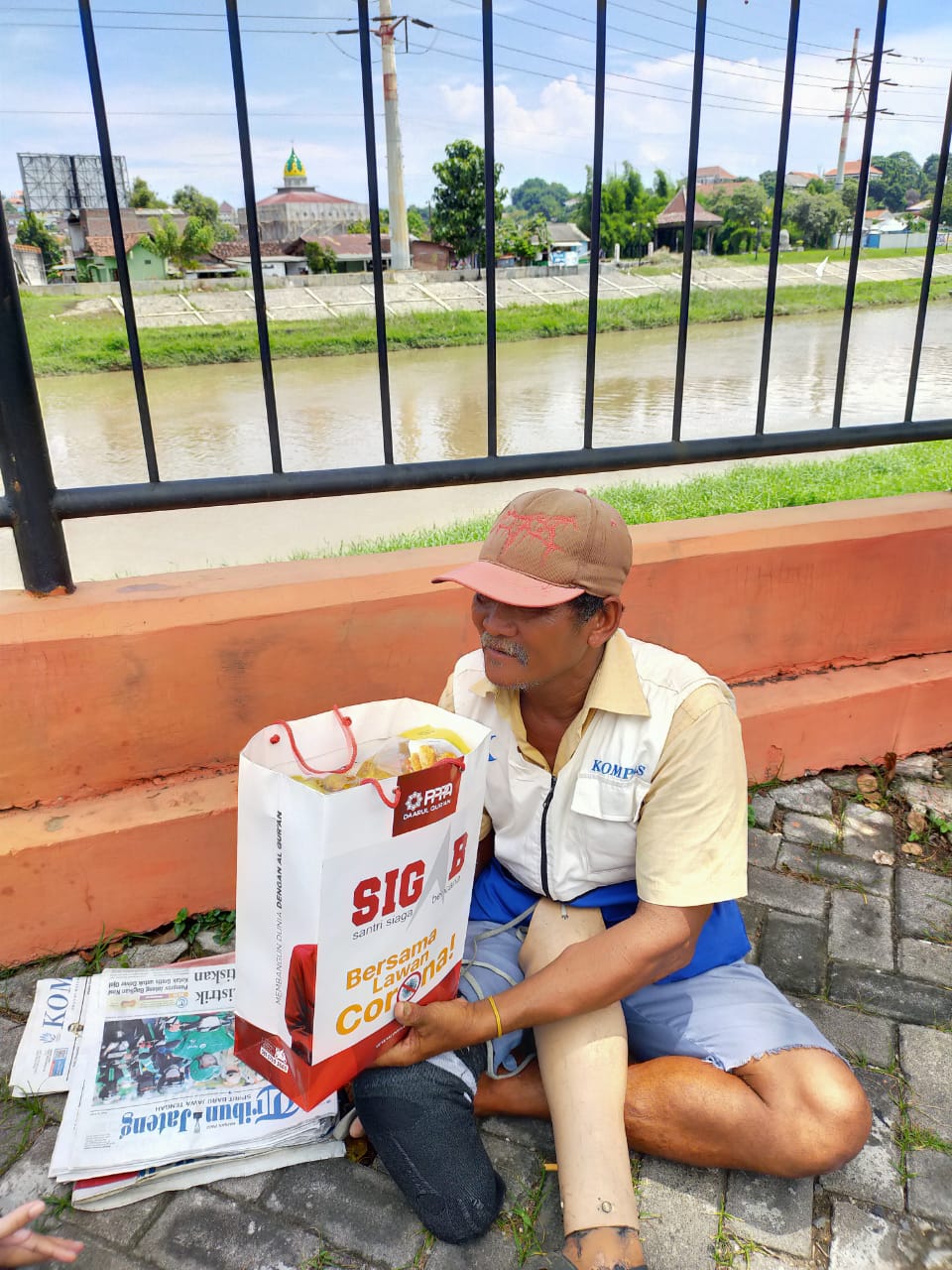 Ditengah Wabah Virus Corona, Karsidi Tetap Berjuang Mencari Sesuap Nasi