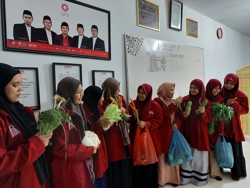 Sedekah Sayur-Mayur Untuk Santri Rumah Tahfidz