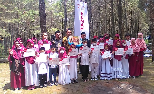 Wisuda Akbar Rumah Tahfidz PPPA Daarul Qur'an Bandung