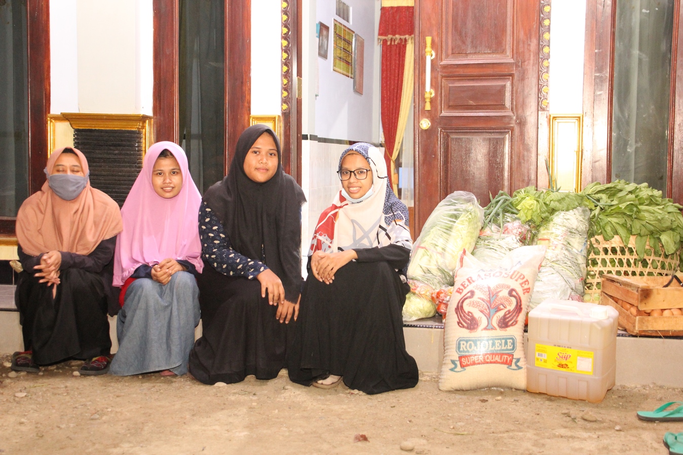 Sedekah Makan Santri dari Ederra Indonesia