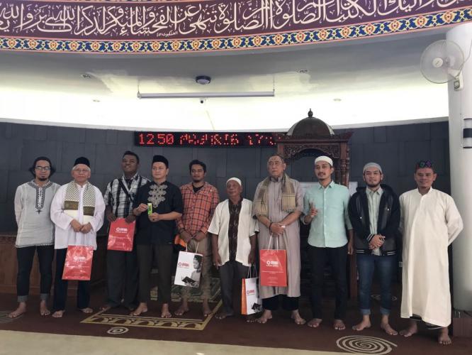 Sedekah Jumat di Masjid Al Munawaroh Sentul