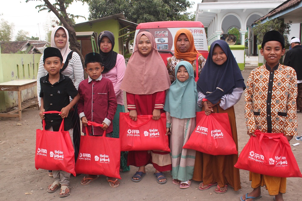 Peringati Maulid Nabi Muhammad, PPPA Daarul Qurâ€™an Malang Salurkan Bingkisan untuk Yatim