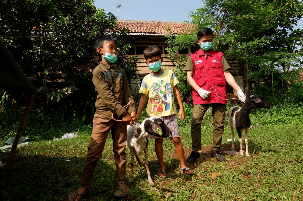 Kelihaian Anak-anak Desa Puteran Bantu Penyembelihan Hewan Qurban