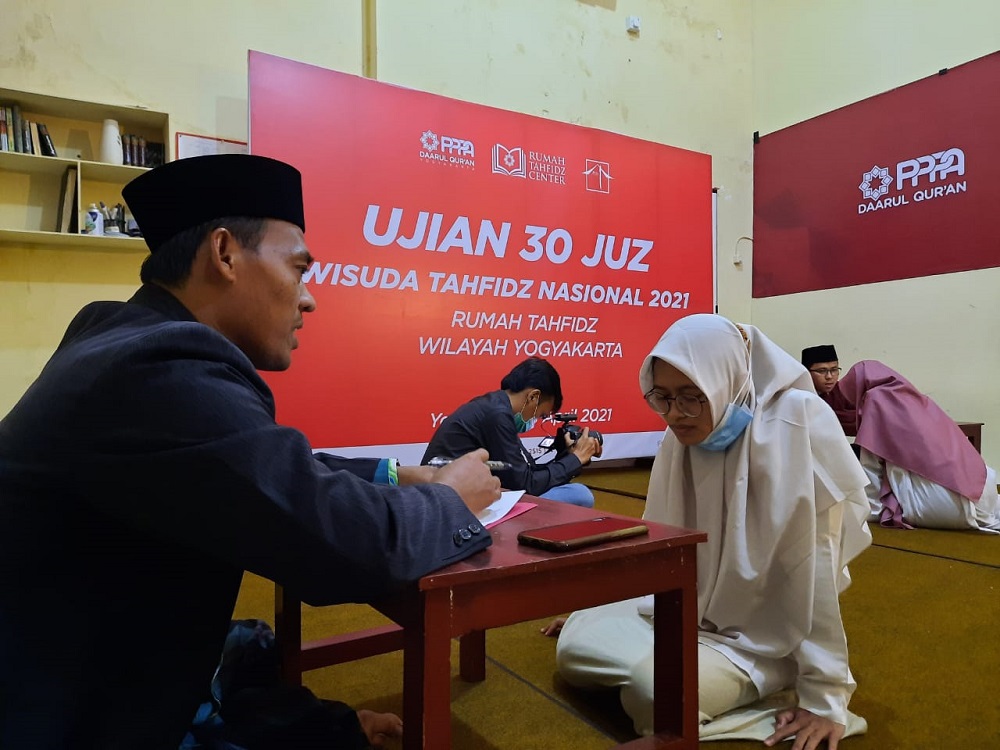 Menuju Puncak Bahagia di Wisuda Tahfidz Nasional 2021