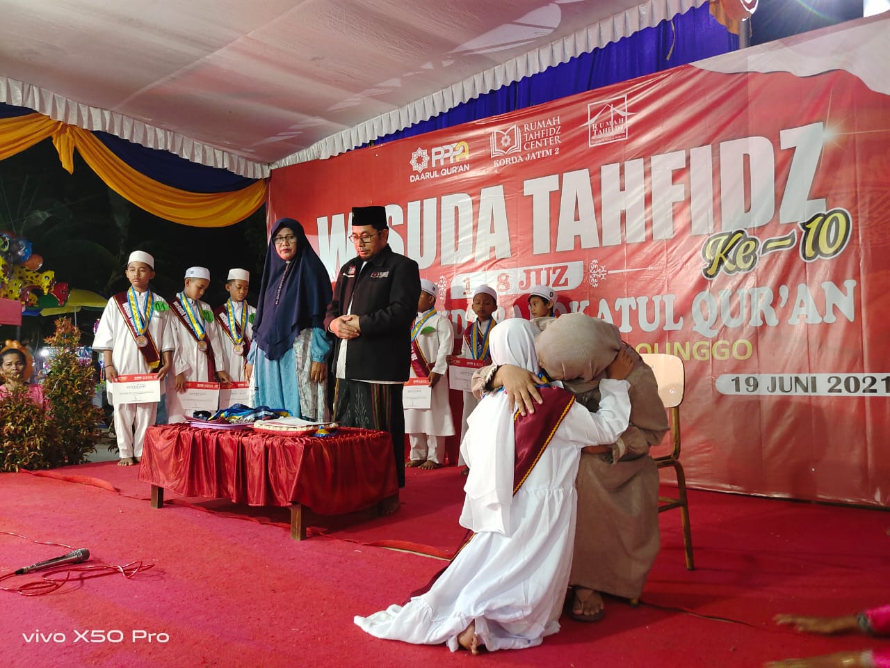 Bahagia Bercampur Haru Mewarnai Wisuda Rumah Tahfidz Barokatul Qur'an