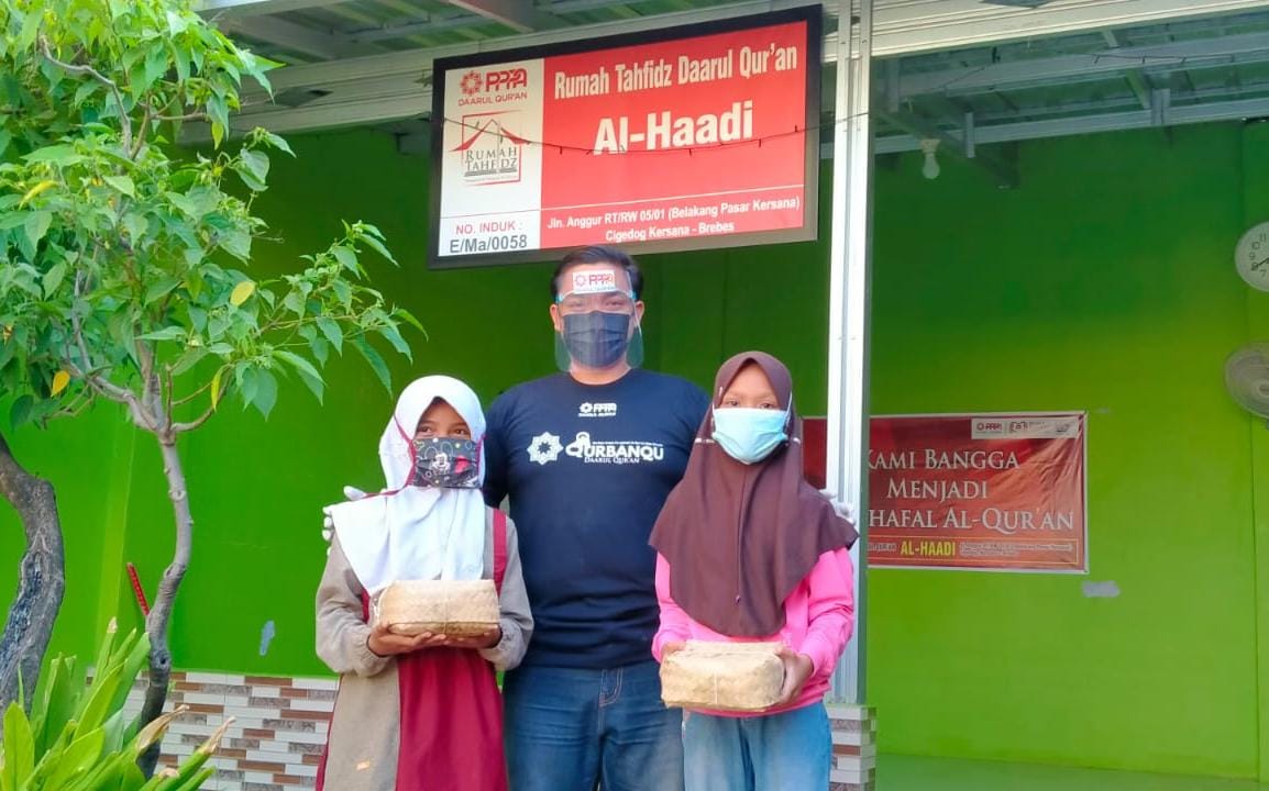 Mendapatkan Amanah Qurban dari BI, PPPA Daarul Qur'an Cirebon Salurkan untuk Santri Yatim