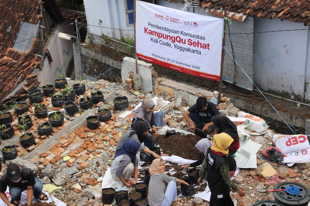 Setelah Bercocok Tanam, BTQ for Leaders Lanjutkan Program KampungQu Sehat dengan Budidaya Lele