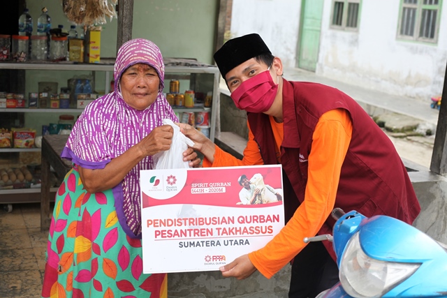 Kebahagiaan Warga Desa Sukamandi Hilir Dapat Daging Qurban