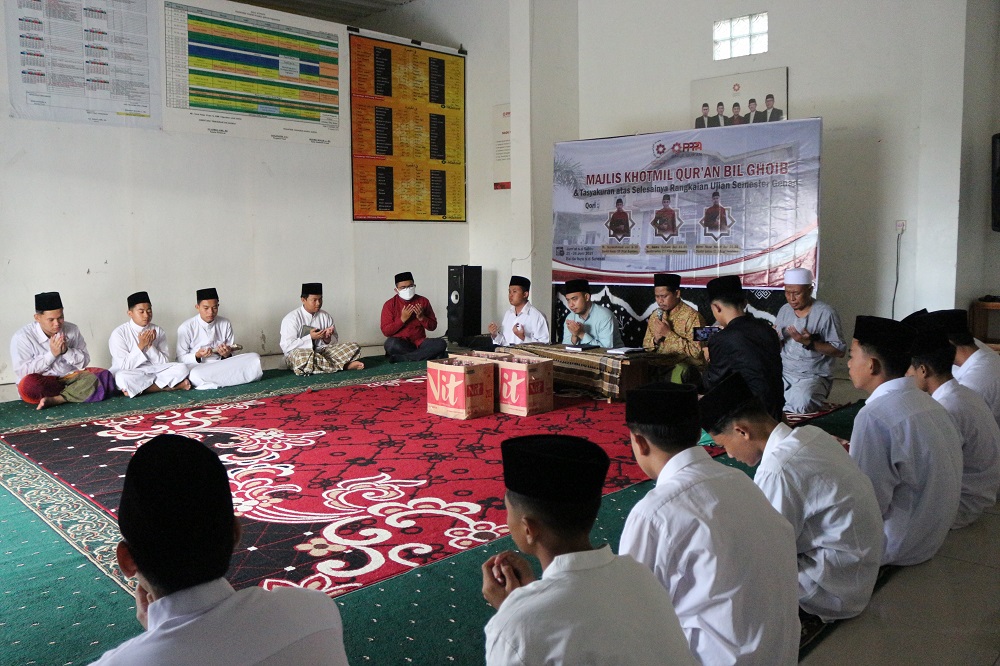 Ujian Akhir Semester Usai, Pesantren Tahfizh Daarul Qurâ€™an Takhassus Brebes Gelar Tasmiâ€™ Qurâ€™an