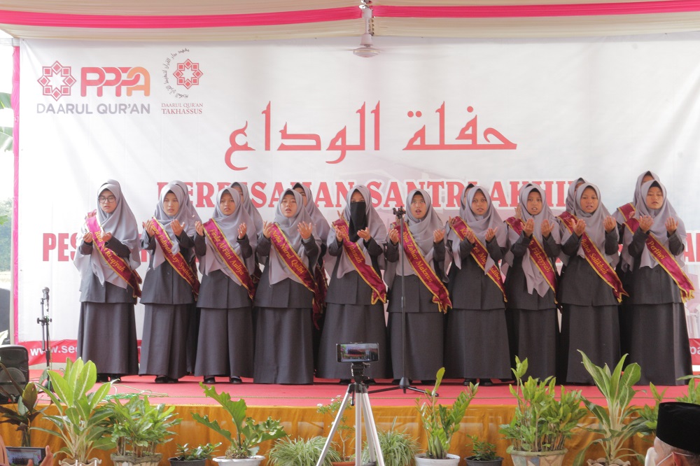 Pelepasan Santri Pesantren Tahfizh Daarul Qurâ€™an Takhassus Tegal