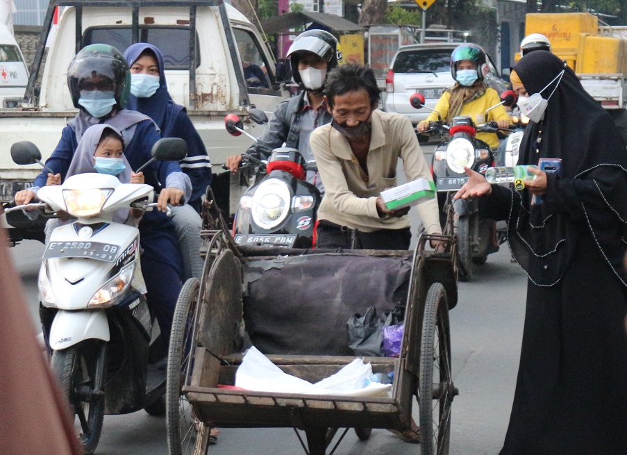 Peringati 10 Muharram 1443 H, Rumah Tahfidz Al-Jannah Bagikan 1.000 Paket Makanan