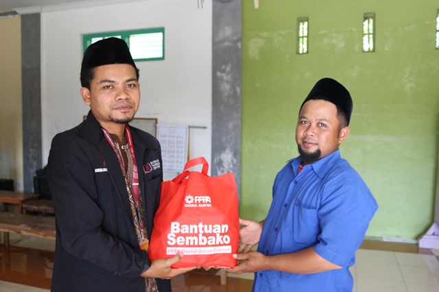  Bantuan Sembako untuk Guru Ngaji di Rumah Tahfidz Ciranjeng