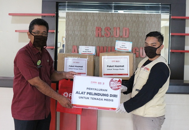 Bantuan APD Â Untuk RSUDÂ  Arjawinangun