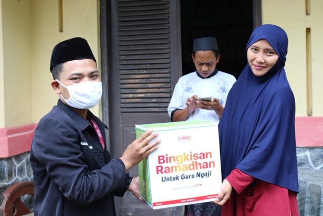 Bingkisan Ramadan Untuk Guru Ngaji