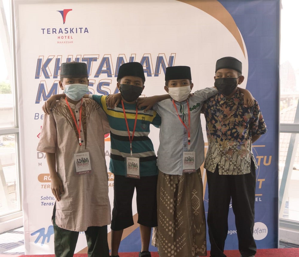 PPPA Daarul Qurâ€™an Makassar BersamaÂ  Hotel Teras Kita Gelar Khitan Massal